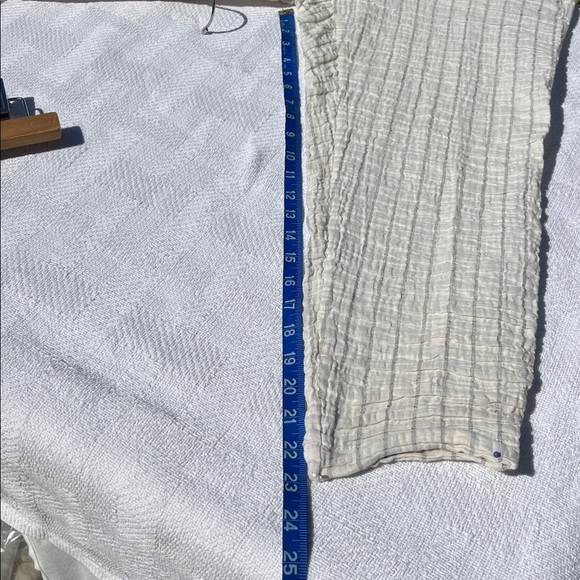 Stylish Cream Cropped Pants - Picture 11 of 11